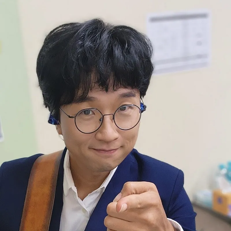 BAK CHANG GEUN - Topic